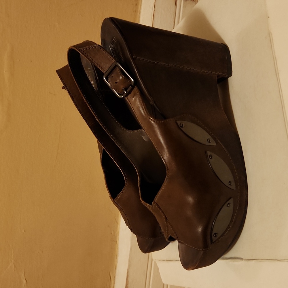 Belle by Sigerson Morrison leather and wood wedge sandals